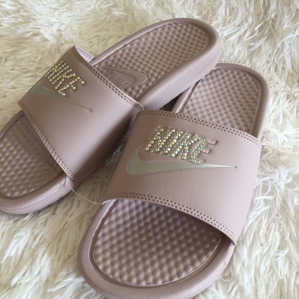 Pink Nike slides with studs - Picture 7 of 8